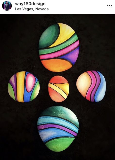 Abstract Rock Art, Paint Rock, Rock Painting Designs, Painting Designs, Painted Stones, Pebble Art, Rock Painting, Stone Painting, Rock Art