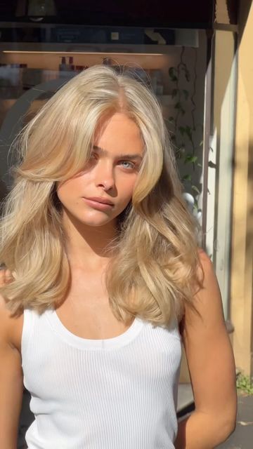 Blonde Bouncy Hair, Natural Blonde Hair Styles, Natural Creamy Blonde Hair, Pure Blonde Hair Color, Blonde But Not Too Blonde, Natural Blonde Hair Inspiration, Hair Care For Blonde Hair, Grow Out Blonde Hair, Bright Blonde Money Piece On Blonde Hair