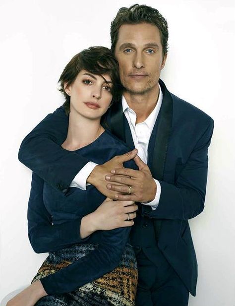 Family Photo Pose, Couple Picture Poses, Business Portrait, Couple Photoshoot Poses, Photo Poses For Couples, Best Outfits, Matthew Mcconaughey, Family Posing, Photo Couple