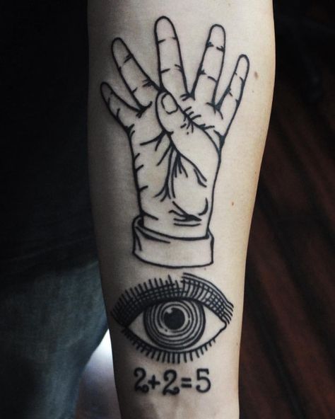 1984 tatoo Big brother's eyes 2+2=5 1984 Tattoo, Radiohead Tattoo, Tv Tattoo, 5 Tattoo, Brother Tattoos, Tatoo Inspiration, Grunge Tattoo, Theme Tattoo, Small Tattoos For Guys