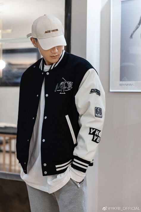 Baseball Jacket Outfit, Outfit Cowok, Thrift Fits, Mens Casual Shirt, Mens Tracksuit Set, Varsity Jacket Outfit, Luxury Jacket, Mens Casual Outfits Summer, Black Men Street Fashion