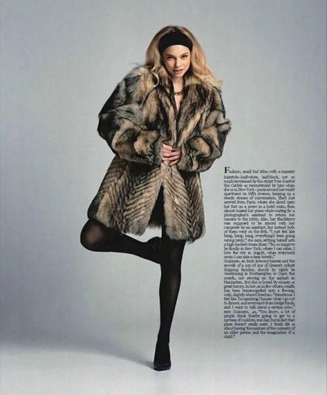 Fur Coat Photoshoot, Wife Style, Photoshoot Concept, Winter Fits, High Society, Kate Moss, Looks Style, Winter Fashion Outfits, Outfits Casuales