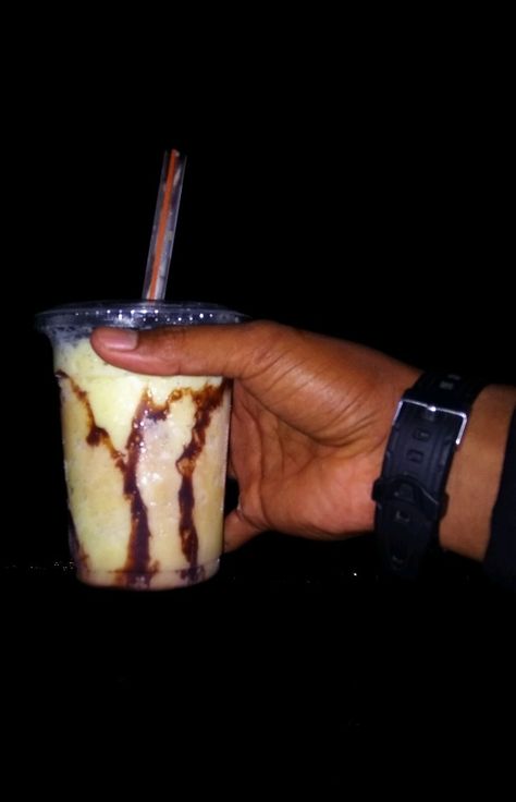 Minum pop ice coklat malam-malam di dekat pantai Ice Coklat, Pop Ice, Cookie Dough Cafe, Baking Ingredients, Cookie Dough, Dough, Cafe, Baking, Ethnic Recipes