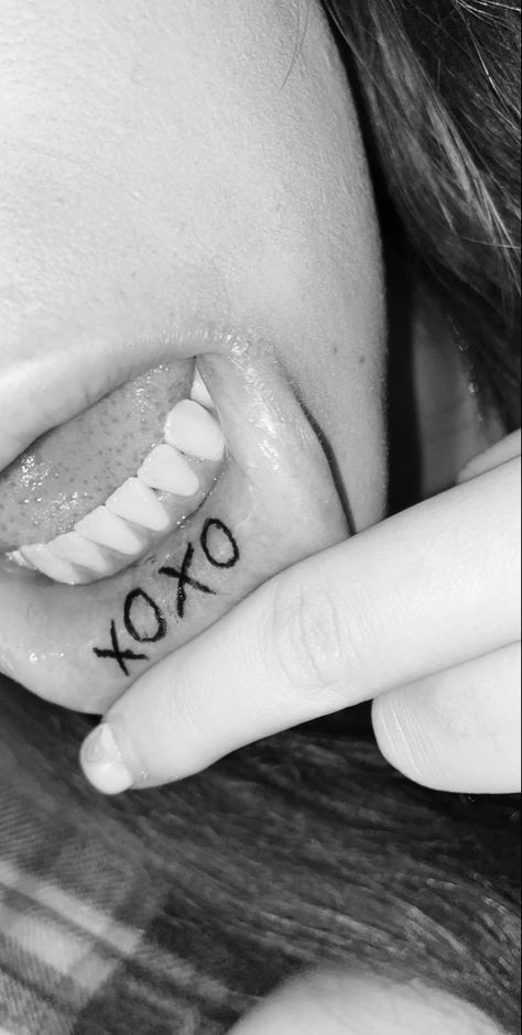 Xoxo Lip Tattoo, Xo Lip Tattoo, Xoxo Tattoo Fonts, Xoxo Tattoo, Xo Tattoo, Mouth Tattoo, Lip Tattoos, Tattoo Models, Feminine Energy