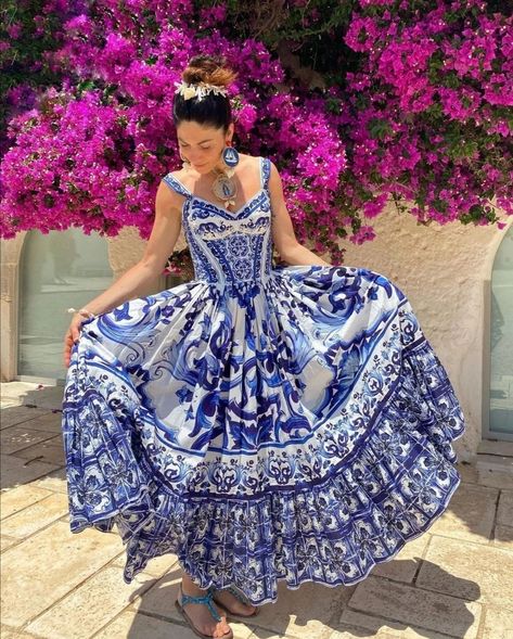 Majolica Dress, Bustier Sundress, Early Spring Outfits Casual, Majolica Print, 52 Birthday, Honeymoon Style, Fashion And Beauty Tips, Dolce Gabbana Dress, Cute Spring Outfits