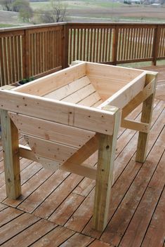 Deck Gardening, Raised Wooden Planters, Produce Garden, Garden Ornaments Diy, Diy Wood Planters, Diy Container, Deck Planters, Raised Garden Planters, Raised Planter Boxes