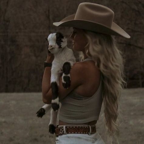 Cowgirl Blonde Hair, Carrie Underwood Aesthetic, Cowgirl Blonde, Blonde Cowgirl, Ray Ray, Country Vibes, Something Wild, Cowboy Aesthetic, Country Summer