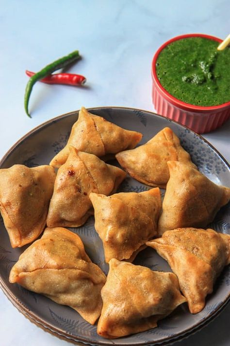 Baked Butter Chicken, Chicken Samosa Recipe, Chicken Samosa Recipes, Chicken Samosa, Samosa Recipe, Better Than Takeout, Deep Fried Food, Savoury Recipes, Supper Club