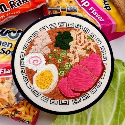 Fun Ramen Hand Embroidery Hand Embroidery Pattern, Hand Embroidery Art, Hand Embroidery Stitches, Diy Couture, Hand Embroidery Patterns, Embroidery Inspiration, Embroidery Tutorials, Diy Embroidery, Embroidery And Stitching