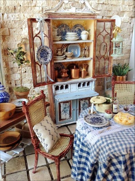 Conservatory Interiors, Small Structures, Dollhouse Interior, Dollhouse Dining Room, French Country Rustic, French Country Kitchens, Mini Doll House, Dolls House Interiors, Rustic Dining Room