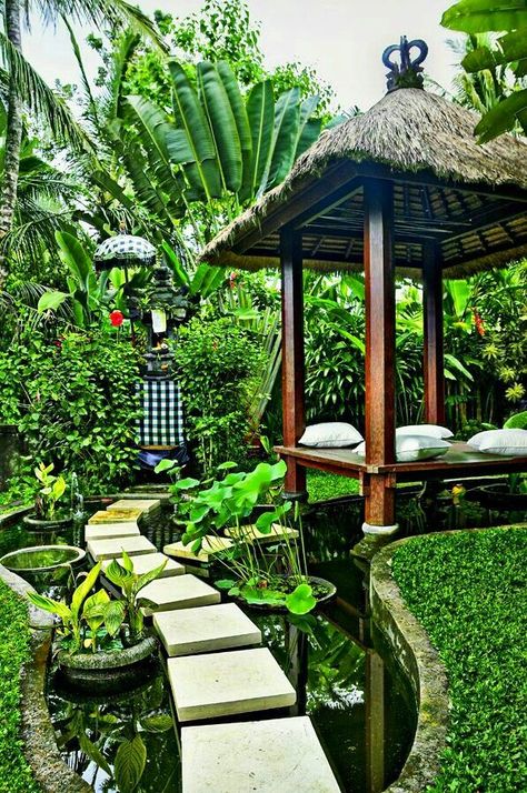 Yoga Garden Space, Backyard Meditation Space, Outdoor Meditation Space, Yoga Meditation Space, Tropical Backyard Landscaping, Yoga Garden, Outdoor Meditation, Tropical Places, Bali Garden