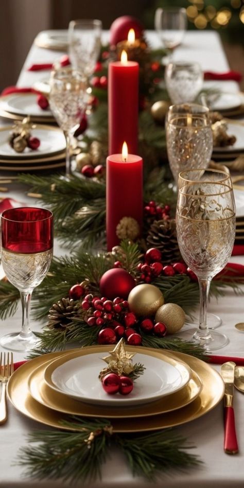 Christmas Eve Dinner Table Decor, Christmas Dinner Table Settings Elegant, Simple Christmas Table Centerpieces, Christmas Table Set Up, Christmas Dinner Set, Christmas Hosting, Christmas Dinner Decorations, Christmas Dinner Table Settings, Vibes Photography