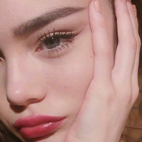 Odaiba, Maya Angelou, Pale Skin, Pretty Makeup, Cute Makeup, Aesthetic Makeup, Makeup Inspo, Aesthetic Girl, Maquillaje De Ojos