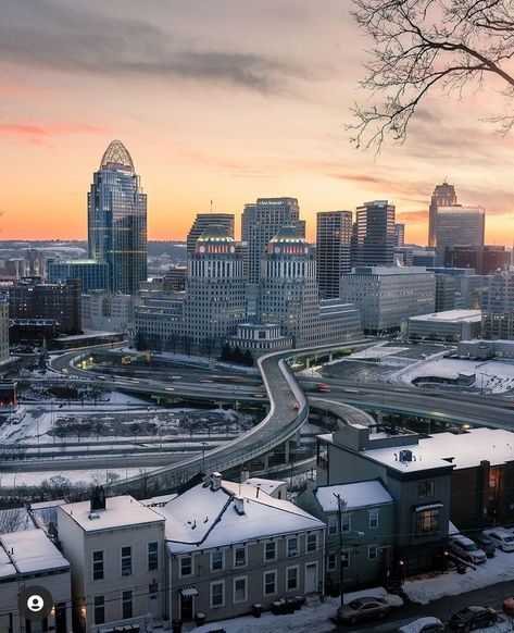 Cincinnati Cincinnati Ohio Aesthetic, Cincinnati Aesthetic, Midwest Core, Cincinnati Apartments, Nyc Background, Vibe Board, Cincinnati Skyline, University Aesthetic, Fc Cincinnati