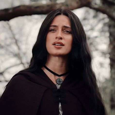 Yennefer Of Vengerberg Anya Chalotra, Hotd Face Claim, Anya Chalotra Yennefer Of Vengerberg, Yennefer Anya Chalotra, Vibe People, The Witcher Yennefer, Yennefer Witcher, Yennefer Cosplay, The Witcher Series