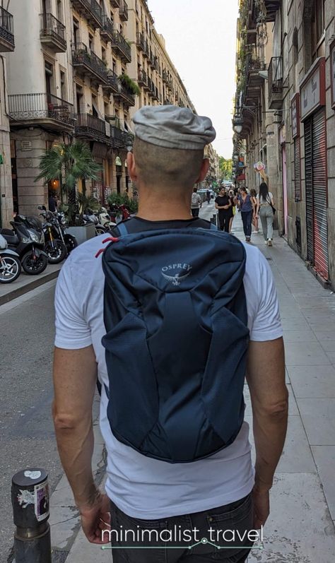 The Differences in the Top Osprey Daypacks — And How to Choose the Perfect Smaller Pack for Daily Use - Minimalist.Travel Osprey Backpack Daypack, Nz Outfits, Osprey Bag, Osprey Farpoint, Osprey Daylite, Osprey Packs, Aesthetic Backpack, Minimalist Travel, Travel Daypack