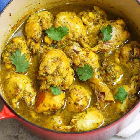 Trinidad Curry Chicken And Potatoes, Curry Drumsticks Recipe, Trini Curry Chicken, Chicken Drumstick Curry Recipes, Curry Chicken Drumsticks, Trinidad Curry Chicken, Trinidad Curry, Drumstick Curry, Trinidadian Food