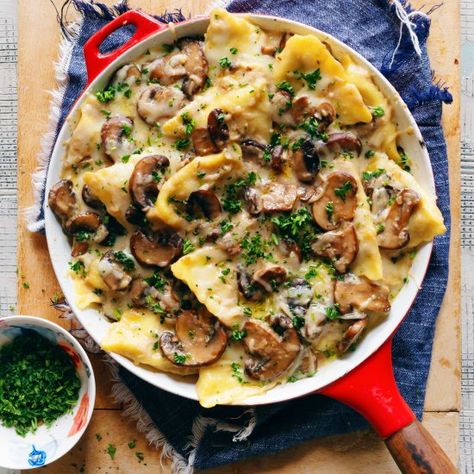 ONE-SKILLET CREAMY CHICKEN TORTELLI Recipes Tortellini, Mushroom Tortellini, Creamy Chicken Tortellini, One Skillet Chicken, Chicken Tortellini, Tortellini Recipes, One Skillet, Creamy Mushroom Sauce, Creamy Mushrooms