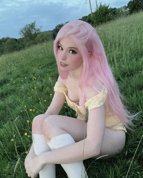 belle delphine Belle Delphine Pink Hair, Belle Delphine Instagram, Belle Delphine Makeup, Belle Delphine Hot, Egirl Pink Hair, Belle Delphine Aesthetic, Belle Delphine Pfp, Bella Delphine, Bell Delphine