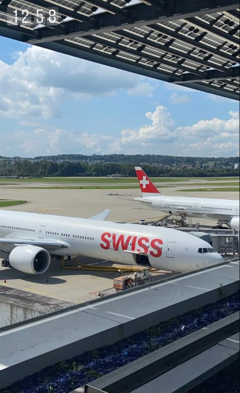 Swiss airport lounge travel vacation. Europe aesthetic. Summer 2021/2022 Switzerland Airport, Airport Lounge Aesthetic, Swiss Airlines, Swiss Airplane, Fake Plane Ticket, Zurich Airport, Airport Pictures, Airport Aesthetic, Airport Lounge