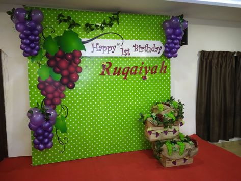 Grape theme birthday backdrop Grape Theme Party Decor, Grape Decorations Party, Fruit Birthday Party, Grape Decor, Fruit Birthday, Wine Bottle Art, Wine Theme, Baby 1st Birthday, Holiday Crafts Christmas