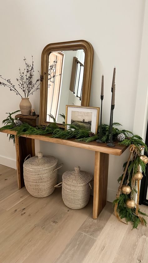 Functional Christmas Decor, Entryway Console Christmas Decor, Home Decoration For Christmas, Winter Decor Non Christmas, Accent Table Christmas Decor Ideas, Christmas Entry Way Ideas, Christmas Entry Way Decor, Alpine Christmas Decor, Christmas Decor 2023/2024