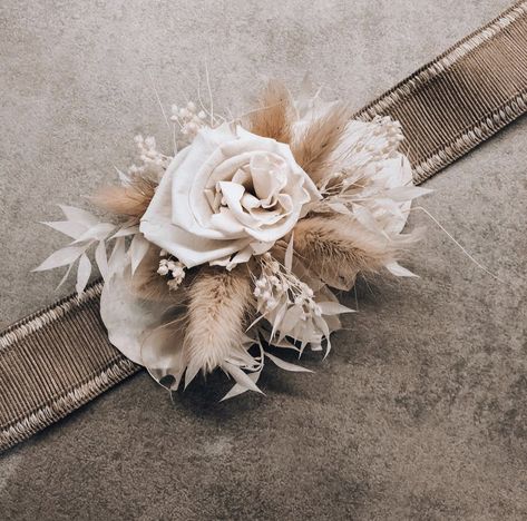 Pampas Corsage Wedding, Pampas Grass Corsage, Boho Wedding Corsages For Mothers, Pampas Corsage, Boho Corsage Wedding, Matrimonio Pampas, Neutral Corsage, Boho Wrist Corsage, Western Wedding Groomsmen