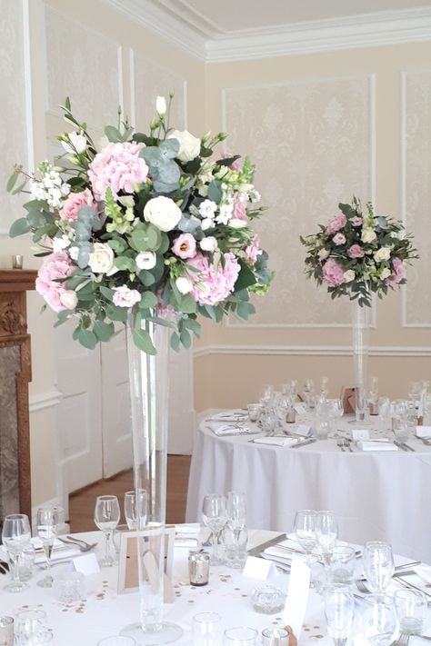 Wedding Carnations Centerpieces, White Pink Flower Arrangements, Tall Vase Flower Arrangements Wedding, Wedding Floral Decor Reception Ideas, Tall Flower Arrangements Wedding, Pink And White Flower Arrangements, Pink And White Wedding Decor, Tall Vase Flower Arrangements, Tall Vase Wedding Centerpieces