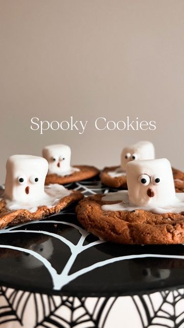 ChampagneAng | Ang Sturino on Instagram: "Follow @champagneang for Halloween 👻 Just here for the booos and delish cookies. It’s October so of course we need to kick off our Halloween recipe series 🖤👻 Spooky Ghost Cookies: - chocolate chunk pilsbury cookies. Or your fave choco chip cookie recipe - icing sugar or white chocolate - large marshmallows - melted dark chocolate - candy eyes #ghostcookies #ghostdessert #ghostcookie #ghostmarshmallows #halloweendesserts #halloweendessert #hallow Spooky Chocolate Chip Cookies, Chocolate Chip Cookies Halloween, Ghost Desserts, Marshmallow Ghosts, Choco Chip Cookie, Large Marshmallows, Candy Eyes, Choco Chip Cookies, Dark Chocolate Candy