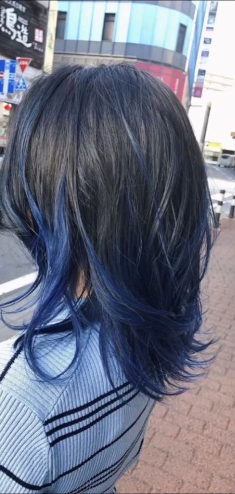 Dyed Hair Highlights Blue, Black And Blue Hair Wolfcut, Blue Babylights Hair, Blue Wolfcut Hair, Black To Dark Blue Hair, Midnight Dark Blue Hair Highlights, Navy Blue Peekaboo Hair, Dyed Hair Dark Blue, Iris Blue Black Hair