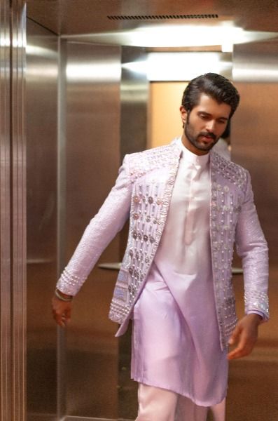 Indian wedding menswear look Sangeet Outfit For Men, Groom Trends, Sangeet Outfit, Off White Pants, Sherwani For Men, Kurta Men, Wedding Outfit Men, Open Jacket, Trendy Jackets