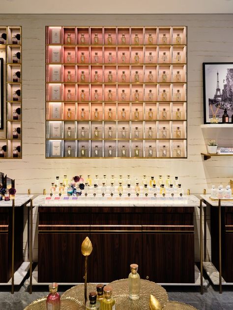 Architecture Indesign, Fragrance Retail, Fragrance Display, Fragrance Store, Retail Store Interior Design, Retail Space Design, Jewelry Store Design, Perfume Display, Retail Store Interior