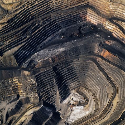 American Mine – David Maisel Dramatic Layers, Open Pit, Aerial Photograph, True Detective, Natural Landscape, Uncharted, Contemporary Landscape, Aerial Photography, Birds Eye