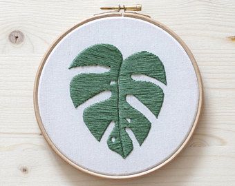 HANDMADE MODERN EMBROIDERY - Monstera Embroidery Monstera, Monstera Embroidery, Hoop Crafts, Stitch Tutorial, Hand Embroidery Kit, Hand Embroidery Tutorial, Pola Kristik, Embroidery Transfers, Hand Work Embroidery