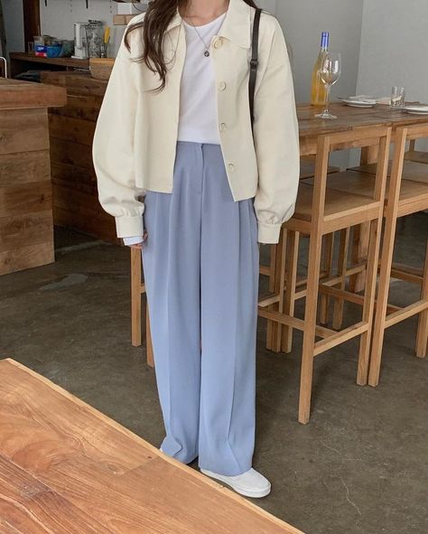 Modest Pants Outfits, Blue Trousers Outfit, Hoddies Outfits, Blue Pants Outfit, Japan Outfits, Loose Pants Outfit, Muslim Outfits Casual, Korean Girl Fashion, Causual Outfits