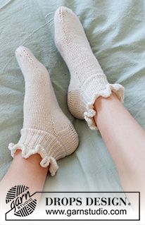 Magazine Drops, Ruffle Socks, Ruffled Socks, Socks Pattern, Aran Sweater, Baby Knitting Patterns Free, Sock Knitting Patterns, Sock Patterns, Crochet Diagram