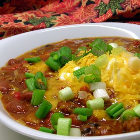 Spicy Pumpkin Chili Chili Recipe Spicy, Fall Chili, Luscious Recipes, Pumpkin Chili Recipe, Recipes Spicy, Ground Beef Chili, Orange Food, Fall Meals, Hearty Chili