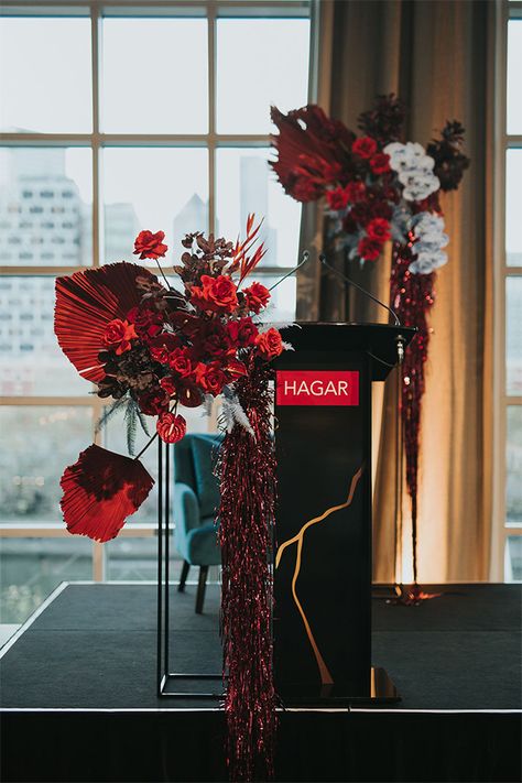 HAGAR - Lettuce & Co Red And Black Event Decor, Red And Gold Floral Arrangements, Red And Gold Flower Arrangements, Red And Black Flower Arrangements, Red Centerpieces For Party, Red Floral Arrangements, Gala Centerpieces, Red Flower Arrangements, Design Candles