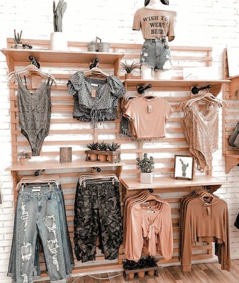 Clothing Boutique Decor, Clothing Boutique Interior, Boutique Store Displays, A Clothing Store, Clothing Store Displays, Clothing Store Interior, Desain Pantry, Fashion Truck, Clothing Store Design