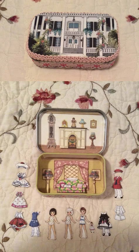 dollhouse in a mint tin Altoid Tin Ideas Miniatures Play Sets, Altoid Dollhouse, Homemade Polly Pocket, Altoid Tin Dollhouse, Tin Box Crafts, Mint Tin Crafts, Tin Ideas, Embroidery On Paper, Altoids Tin