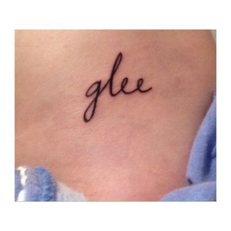 Glee ❤️ Glee Inspired Tattoos, Glee Tattoo Ideas, Manifesting Tattoos, Glee Tattoo, Glee Logo, Apple Rose Pastry, Artie Glee, Glee Quotes Santana, Glee Don't Stop Believing