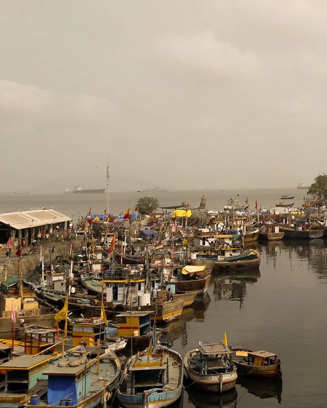 Sassoon Docks Paris Skyline, Mumbai, Street Photography, India, Paris, Travel, Instagram