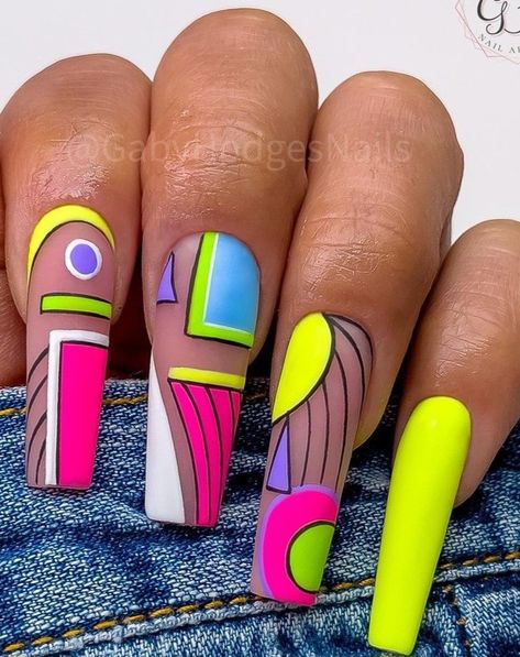 Graphic Nail Art Designs, Abstract Nail Art Square Nails, Coffin Abstract Nail Art, Acrylic Nail Designs Pop Art, Abstract Nail Art Coffin Shape, Hard Nail Designs, Neon Abstract Nails, Graphic Nail Designs, Geometric Nail Art Long Nails