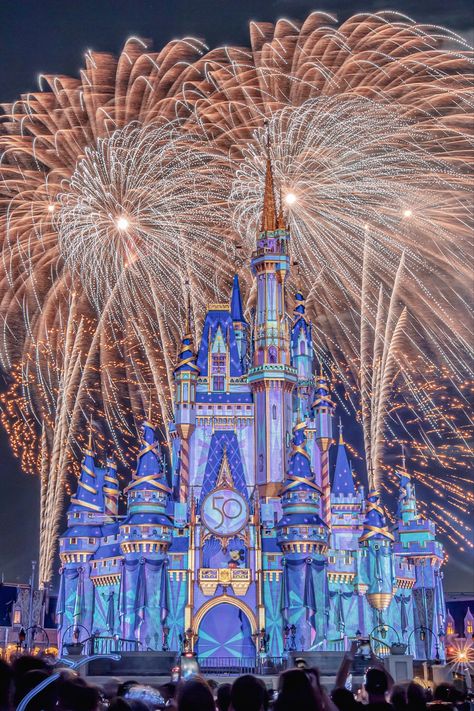 Disney Word, Disney Parque, Disney World 50th Anniversary, Disney Photo Ideas, Disney World Pictures, Disney Background, Disney World Florida, Disney Phone Wallpaper, Parc D'attraction