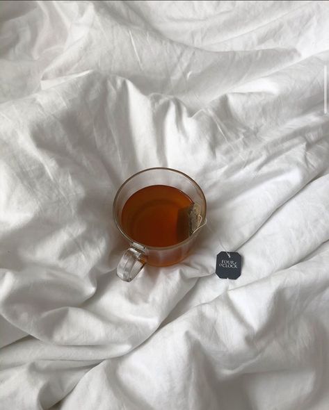 Late Night Reading, Dark Iphone Backgrounds, Night Time Tea, Night Reading, Coffee Bike, Coffee Shop Aesthetic, Tea And Books, Black Phone Wallpaper, Cool Instagram