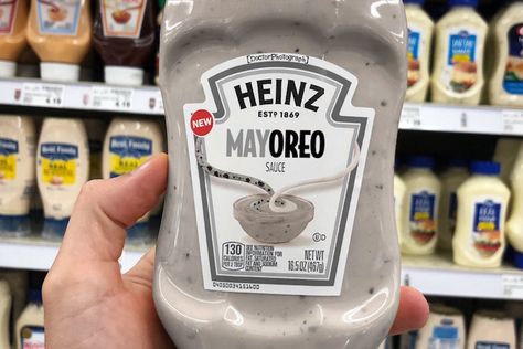 Mayoreo? Oreo and Heinz 'intrigued' by the idea Shock Mansion, Weird Food, Silly Images, Ketchup Bottle, Branding Packaging, Really Funny Pictures, Funny Laugh, Mayonnaise, Design Branding