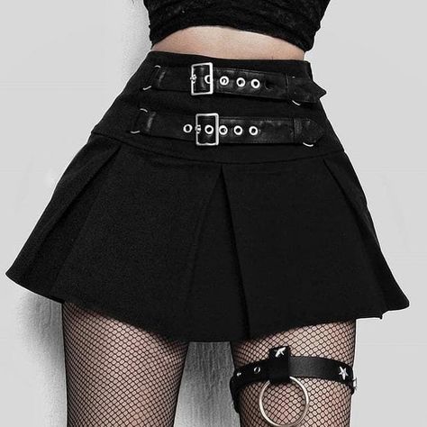 4e6cd95227cb0c280e99a195be5f6615desc49150344ri Gothic Mode, Mini Skirt Party, Goth Skirt, Patchwork Fashion, Leather Pleated Skirt, High Waisted Pleated Skirt, Black Pleated Skirt, Fishnet Stockings, Rock Punk