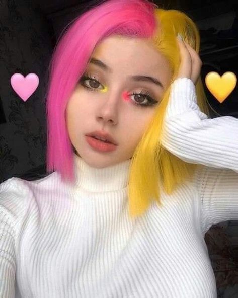 Pink And Yellow Hair, Half Colored Hair, Half And Half Hair, Split Dyed Hair, Cute Hair Colors, Neon Hair, Dyed Hair Inspiration, Split Hair, Photographie Portrait Inspiration