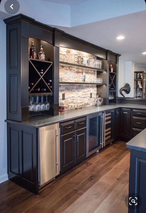 Wet Bar Basement, Basement Bar Plans, Basement Bar Design, Basement Kitchenette, Home Bar Rooms, Modern Home Bar, Bar Sala, Basement Bar Designs, Basement Inspiration