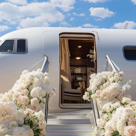 Bachelor Ideas, Beautiful Nature Art, Airplane Wedding, Plane Decor, The Wedding Bliss, I Belong To You, Wedding Guest Table, Mykonos Wedding, Dream Proposal